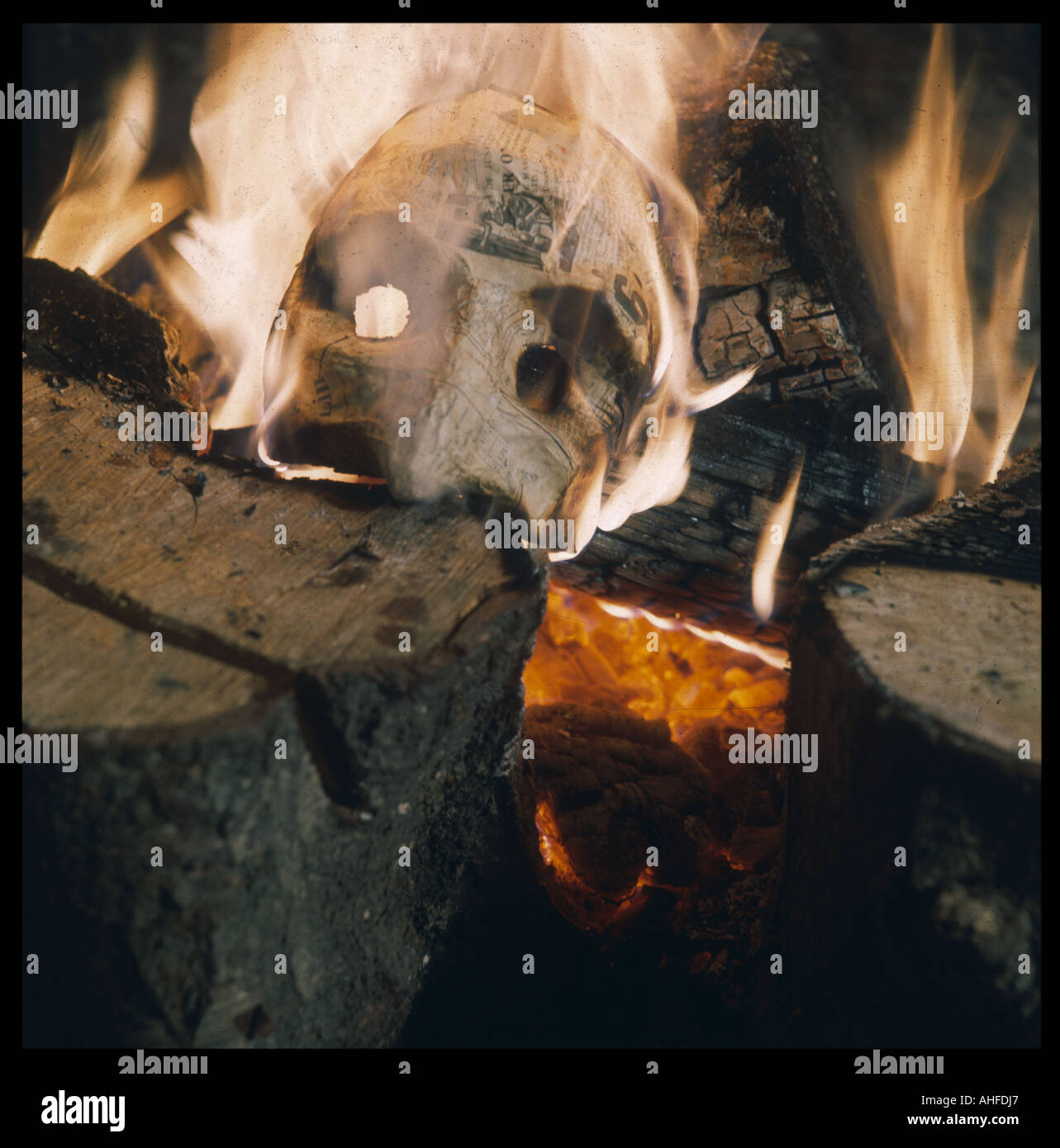 Skull And Flames Stockfoto