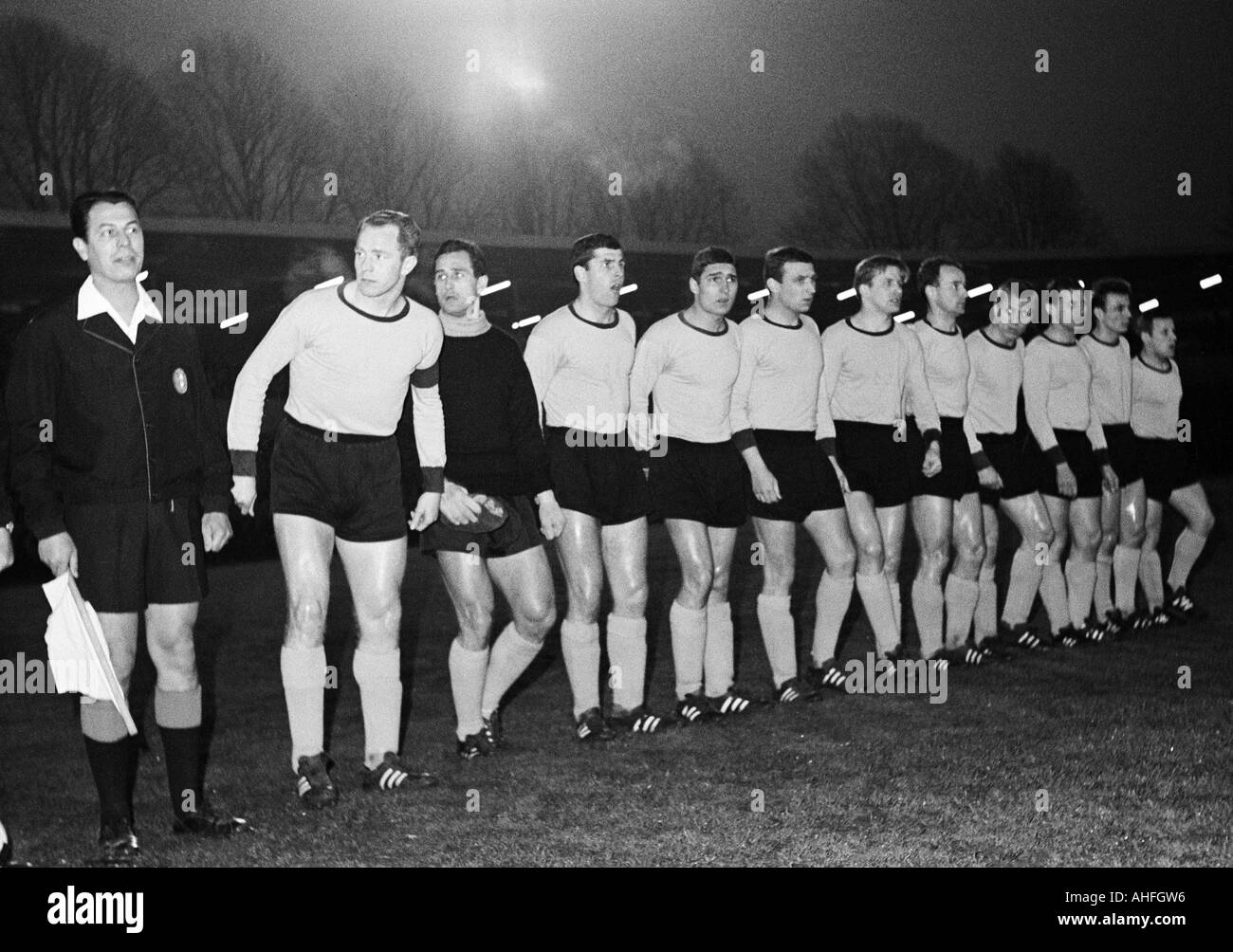 Fußball, European Cup Winners Cup, 1965/1966, Halbfinale, Rückkehr Bein