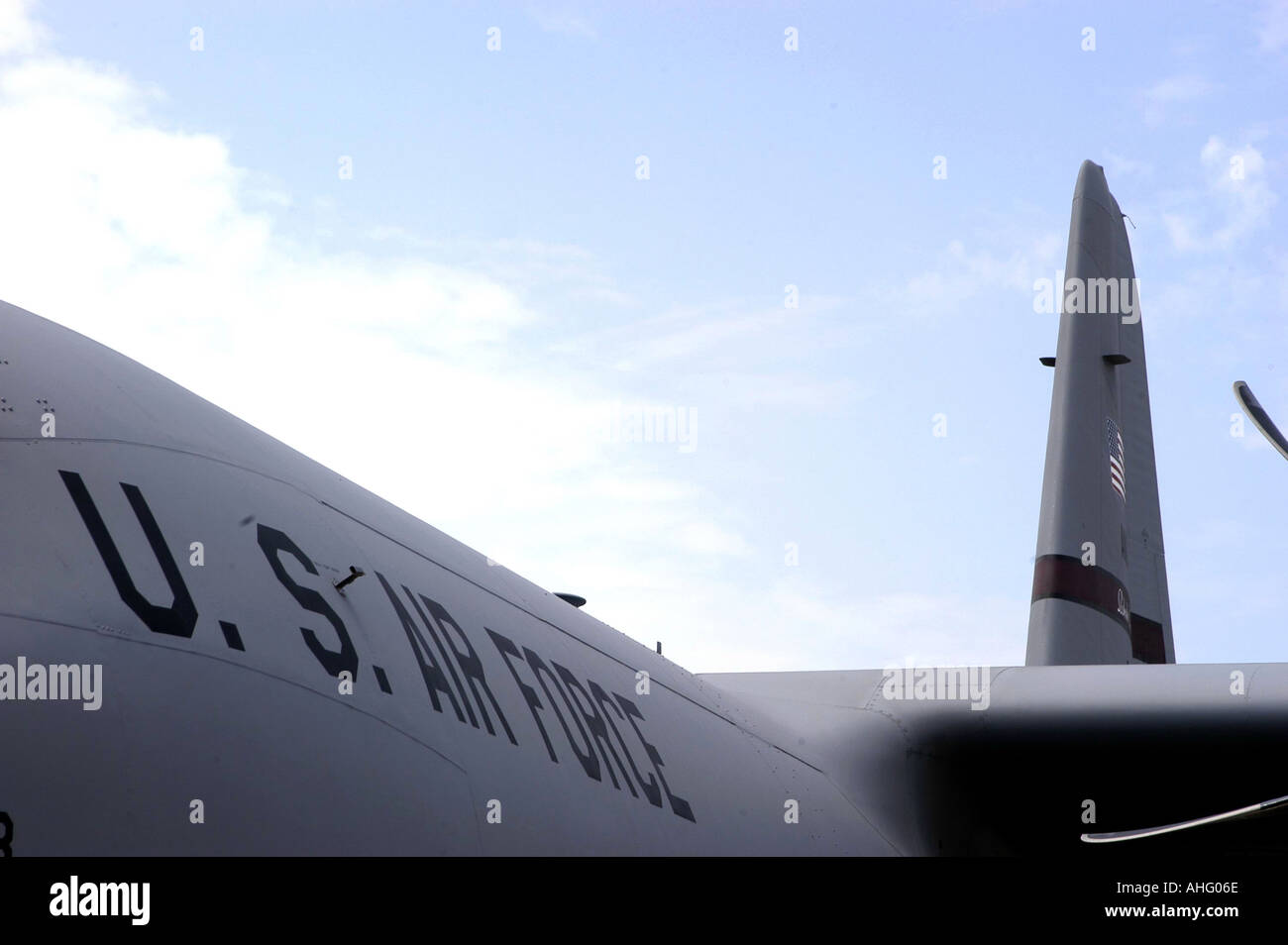 Rumpf und Ruder von U-S-Air Force-Frachtflugzeug Stockfoto