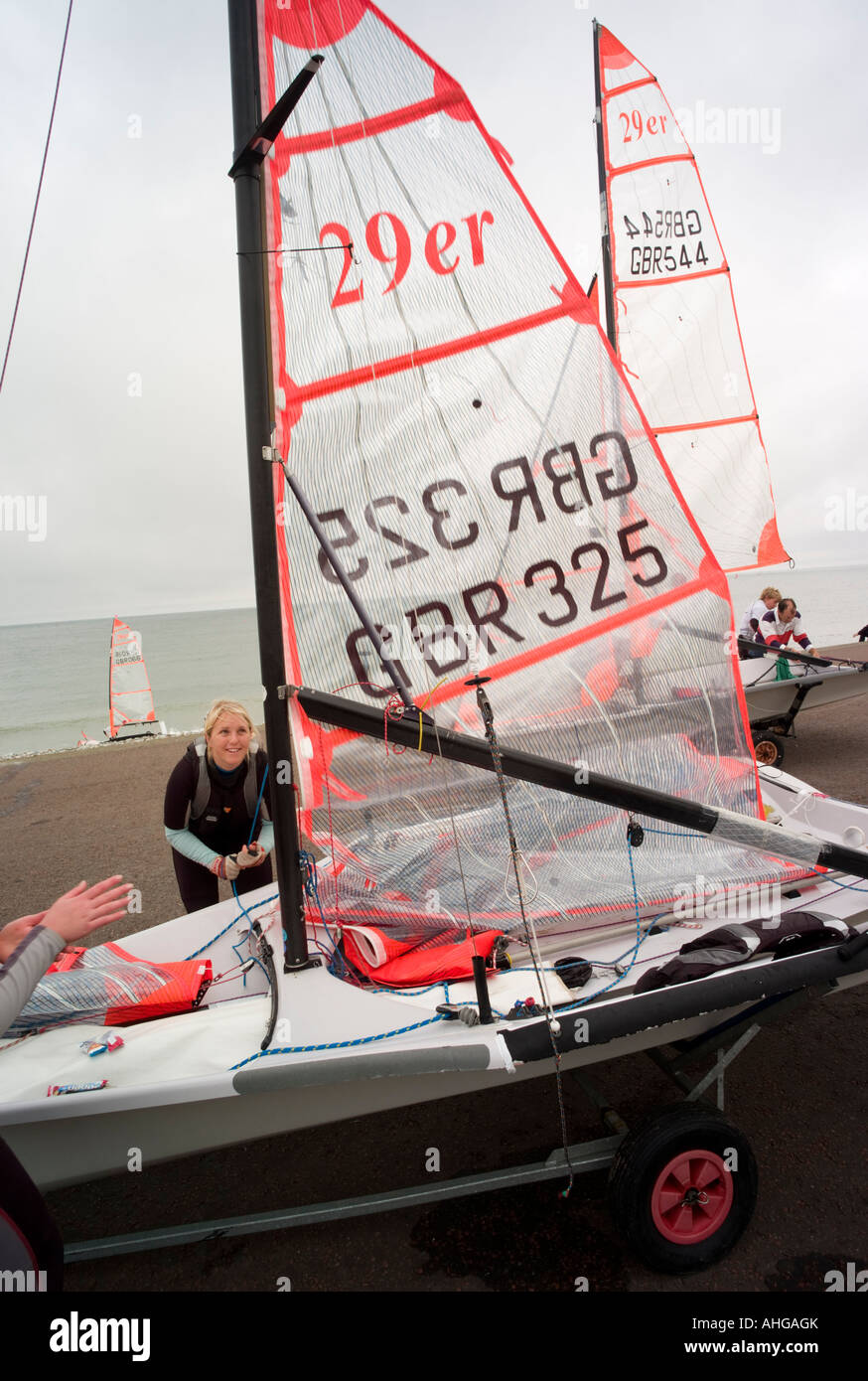 junge Menschen in der 29er Klasse nationalen britischen Jolle Segeln Meisterschaft Llandudno august 2007 Stockfoto