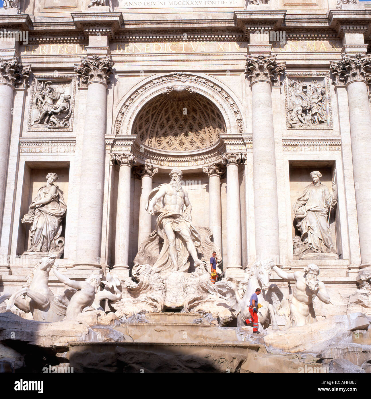 Trevi Brunnen Rom entworfen von Nicola Salvi im Jahre 1732 Stockfoto