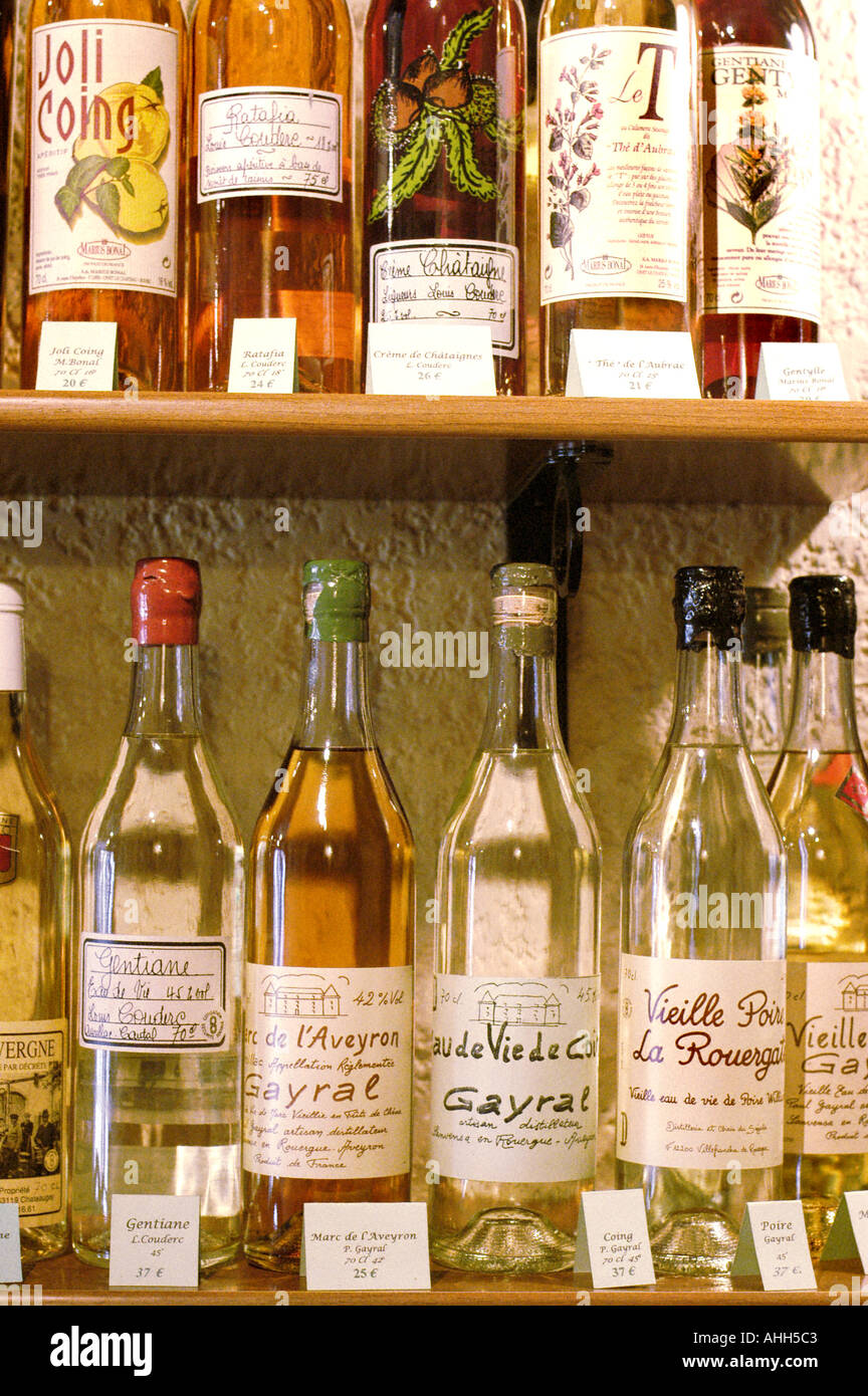 Paris Frankreich, französische regionale Produkte Alkohole Flaschen hergestellt in "Region Auvergne" Anzeige im Restaurant "Ambassade d ' Auvergne" Stockfoto