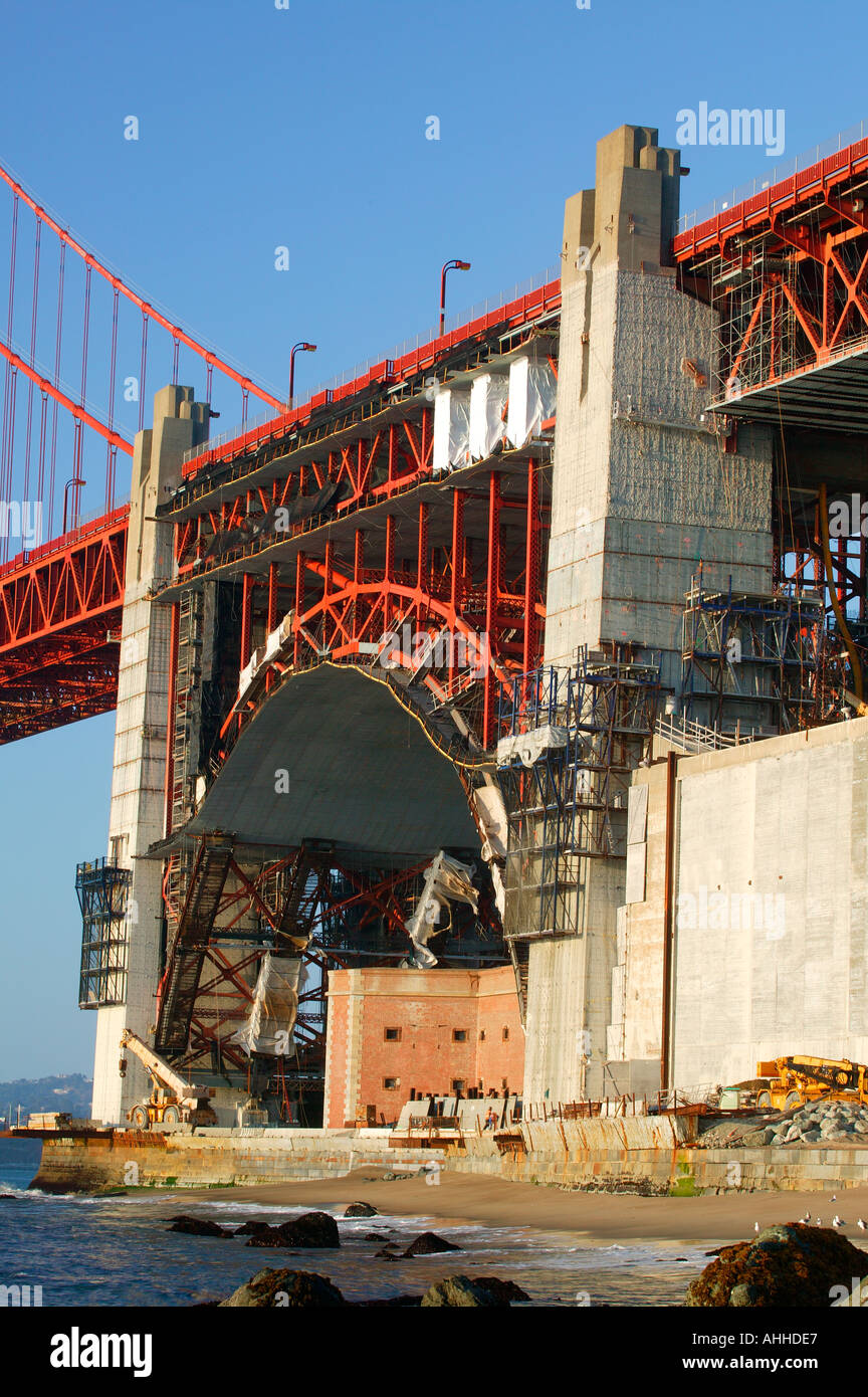 Reparaturen unternommen, die Golden Gate Bridge am Abend aus dem Presidio San Francisco Kalifornien Stockfoto