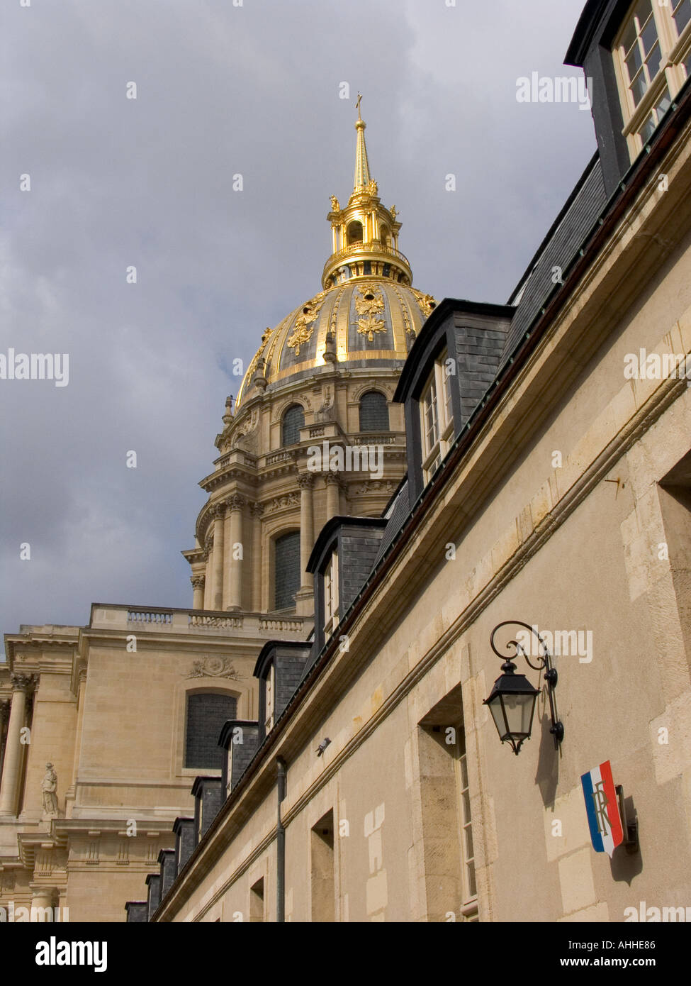 Dom und Les Invalides Institution Nationale des Invalides Zentrum Medico-Chirurgical Gießen Anciens Combattants et Grands Stockfoto