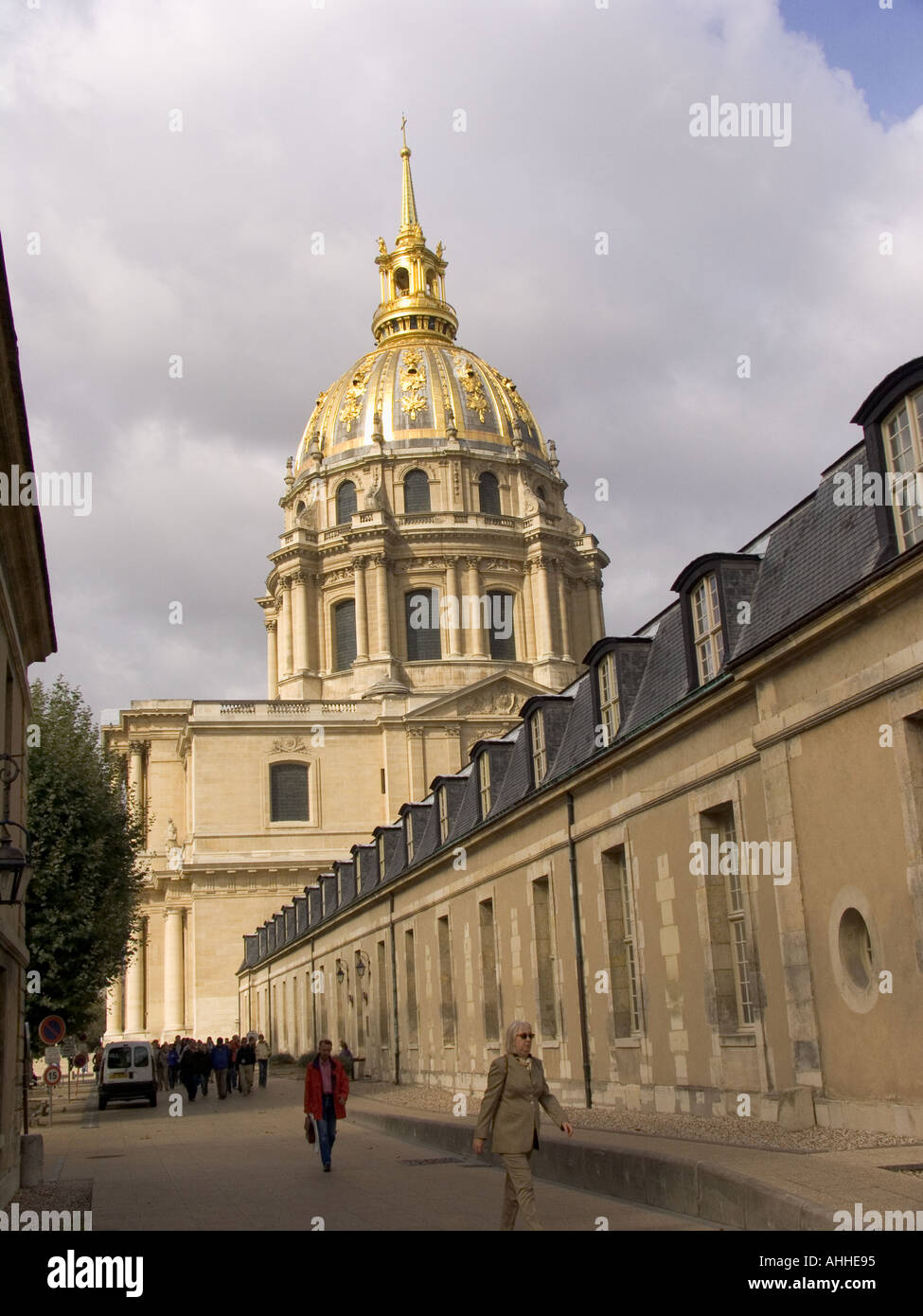 Dom und Les Invalides Institution Nationale des Invalides Zentrum Medico-Chirurgical Gießen Anciens Combattants et Grands Stockfoto