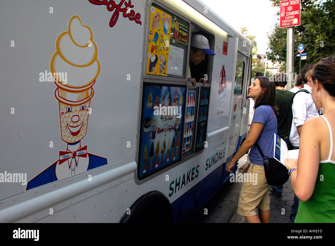 Herr Softee Eis Stockfotos Und Bilder Kaufen Alamy