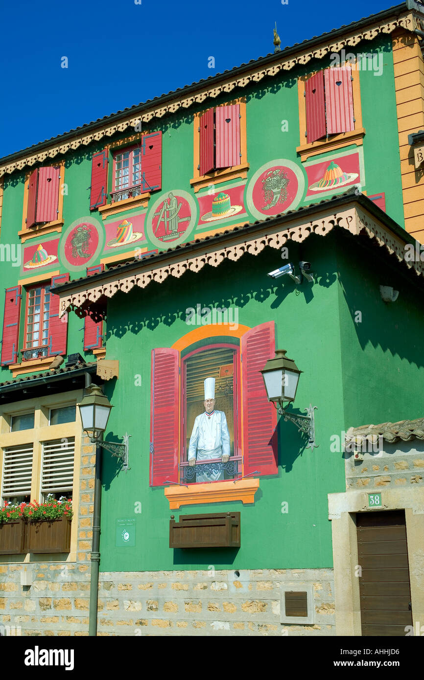 L'Auberge du Pont de Collonges, Paul Bocuse Restaurant, Collonges-Au - Mont d'Or, in der Nähe von Lyon, Rhône-Tal, Frankreich, Europa, Stockfoto