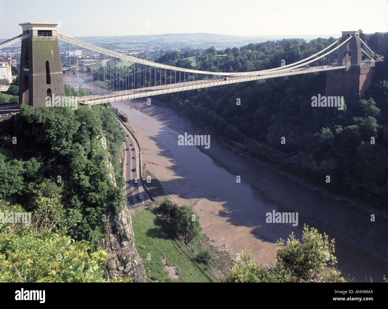 Bristol Isambard Kingdom Brunel Clifton Suspension Bridge über dem Fluß Avon Schlucht unten Stockfoto