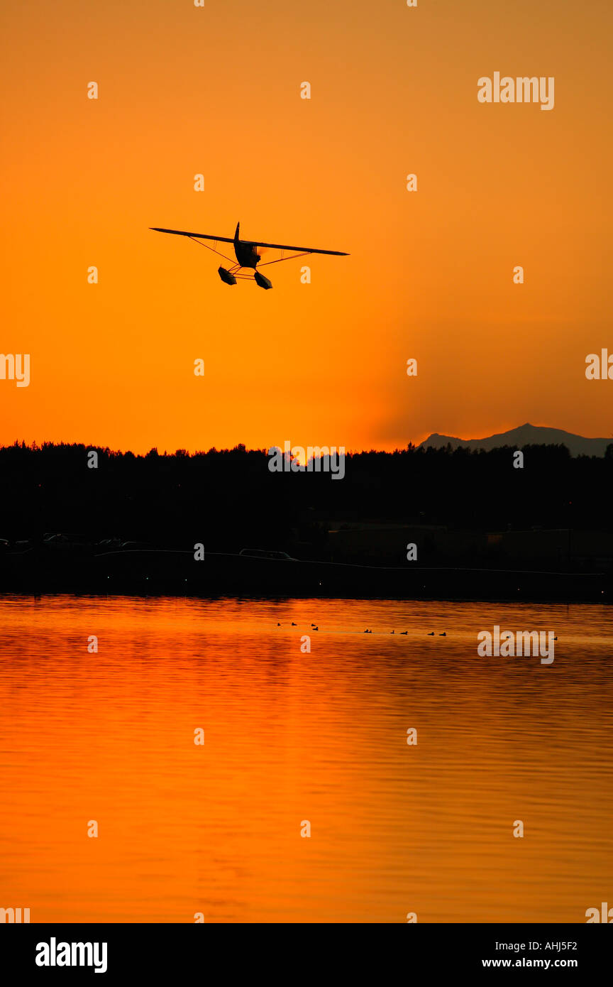 Ein Wasserflugzeug am Lake Hood Anchorage Alaska Lake Hood ist der Welt s größte und belebteste Seaplane base Stockfoto