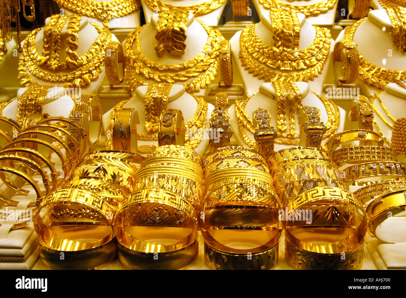 Goldschmuck in Schaufenster auf dem großen Basar, Istanbul, Türkei  Stockfotografie - Alamy