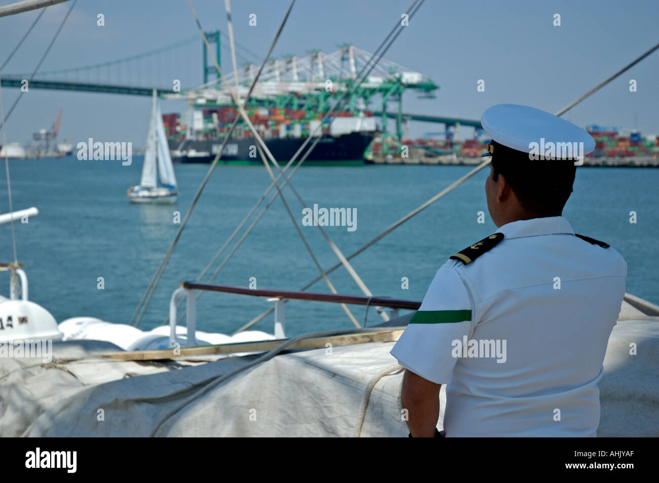 Matrose auf Uhr im Hafen von Los Angeles Stockfoto