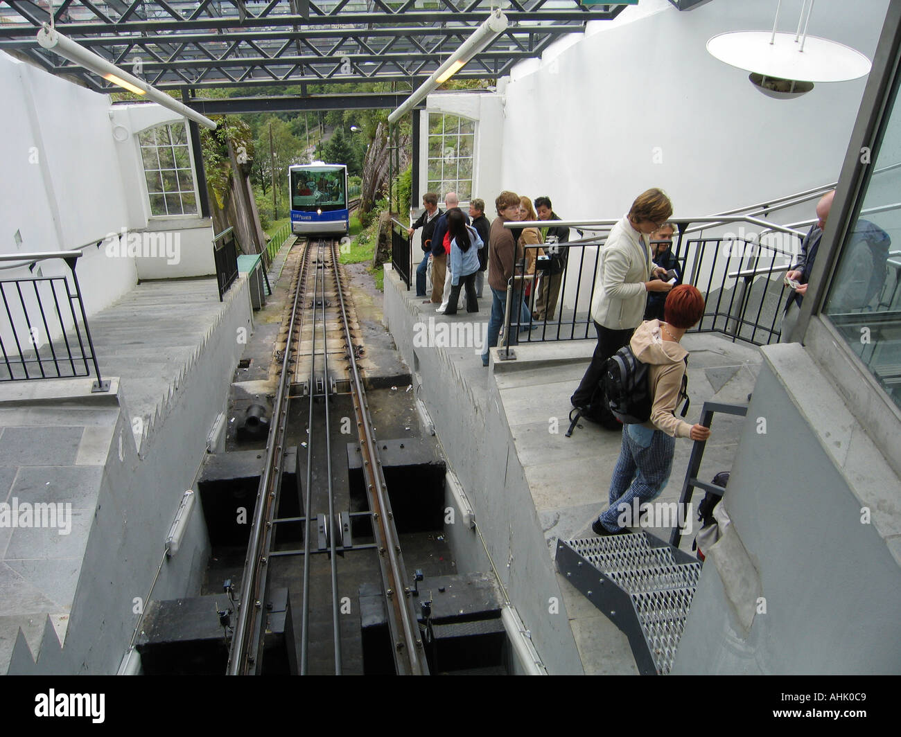 Die Standseilbahn Fløibahn stoppen auf der Oberseite Berg Fløien in Bergen Norwegen Stockfoto