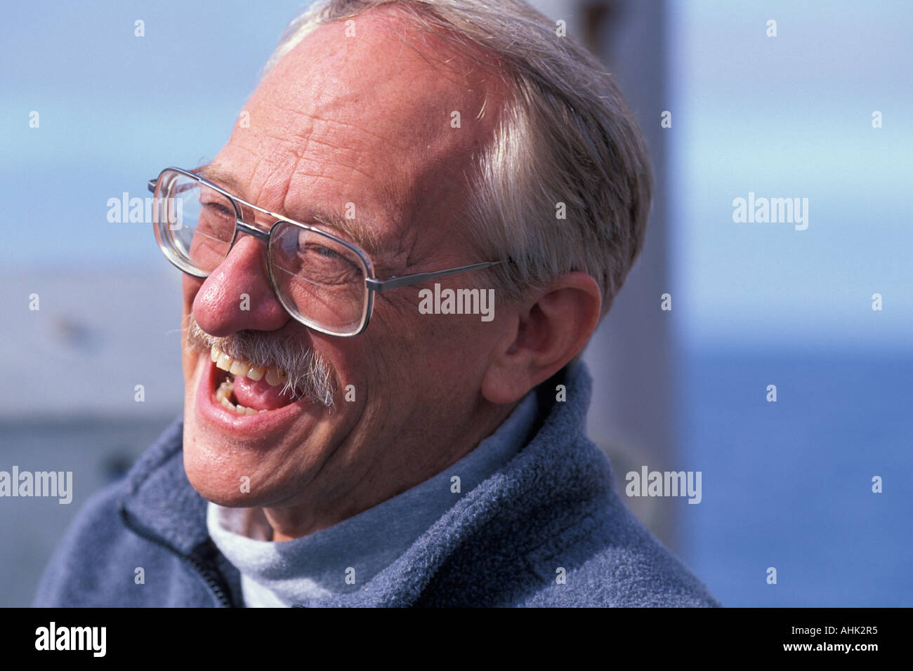 USA Oregon Geophysik Professor Paul Johnson an Bord der University of Washington Forschungsschiff R V Thomas G Thompson Stockfoto