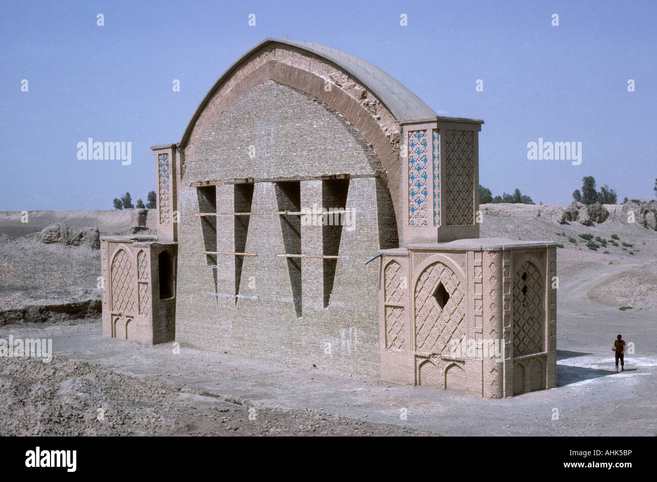 1733 18 alte 11. Jahrhundert Bogen am Bost wird renoviert Qali I Bist Lashkar Gah Lashkari Bazar, Provinz Helmand, Afghanistan Stockfoto