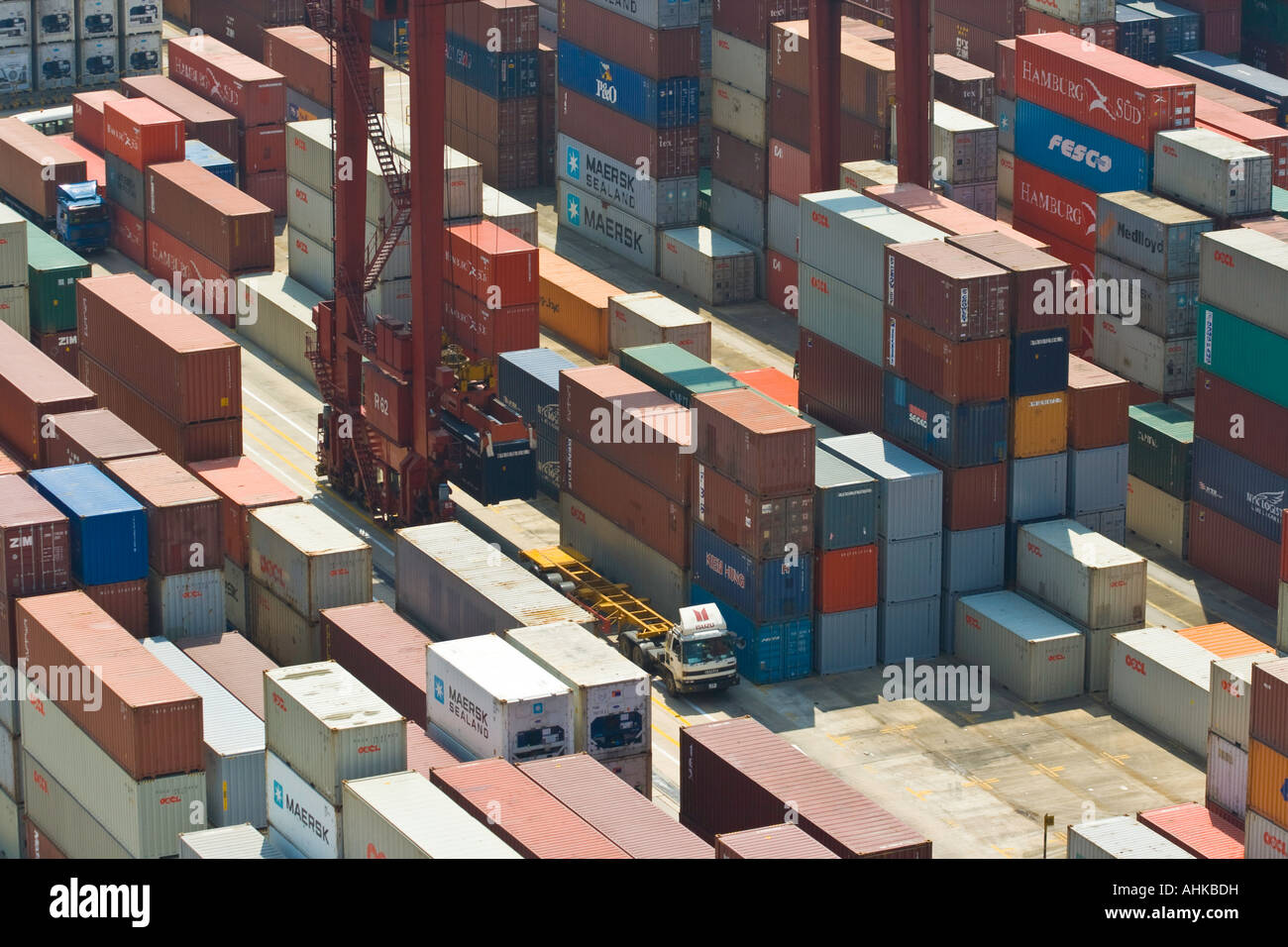 Entladung Versandbehälter aus LKW-moderne Terminals-Hong Kong-Docks Stockfoto