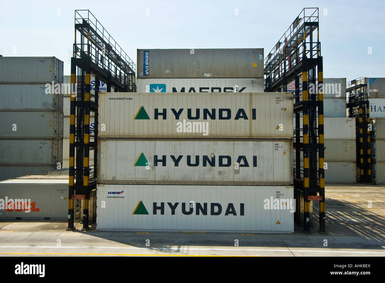 Shipping Container moderne Terminals Hong Kong Docks Hyundai Stockfoto