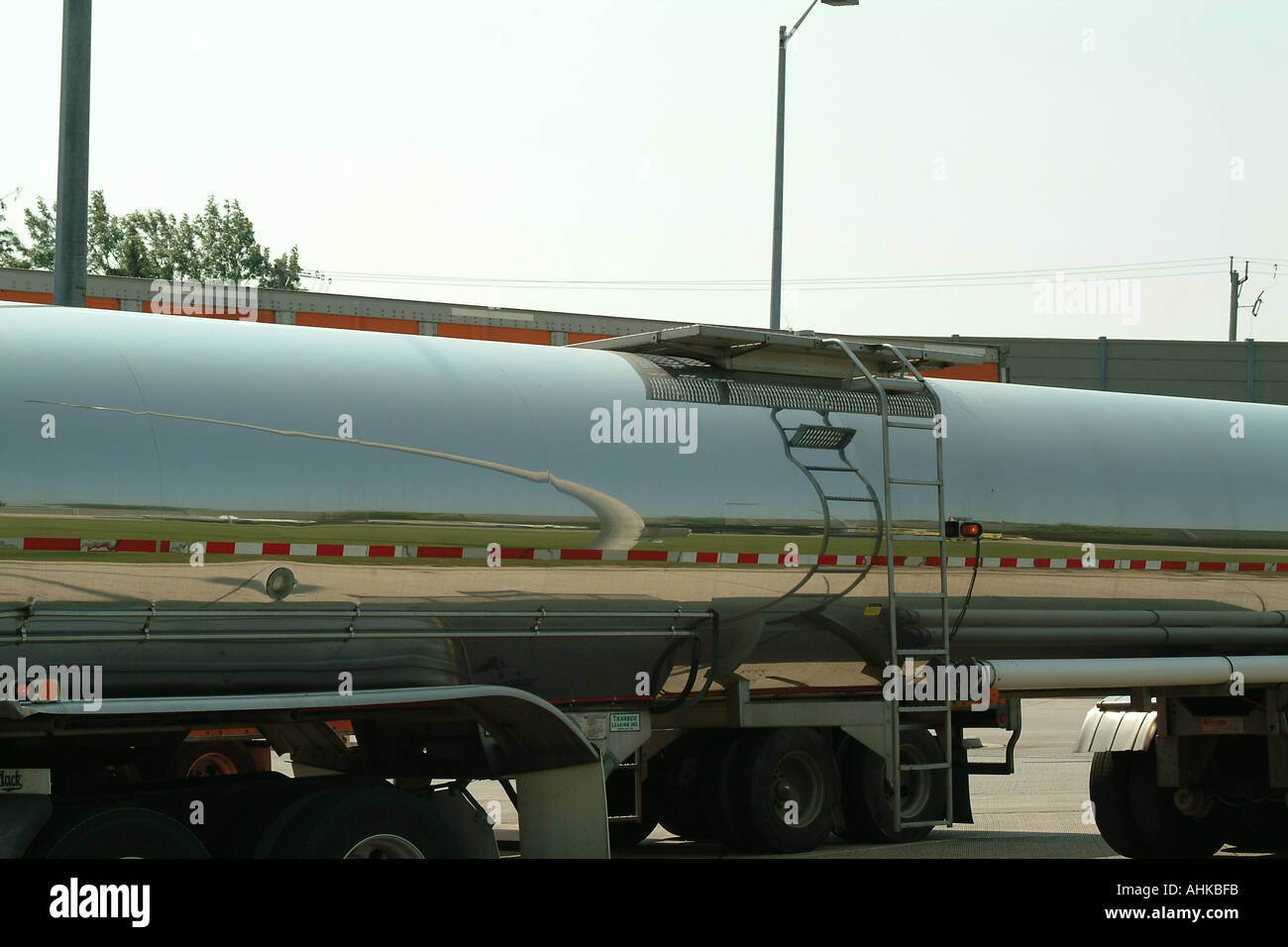 Nordamerikanischen Lkw und Chrom Tank halb Anhänger rig Stockfoto