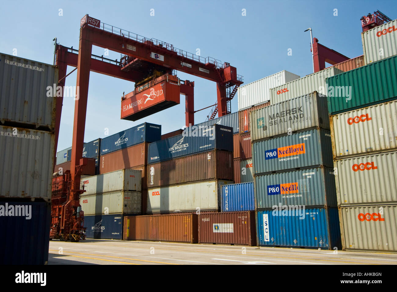 Shipping Container moderne Terminals Hong Kong Docks Stockfoto