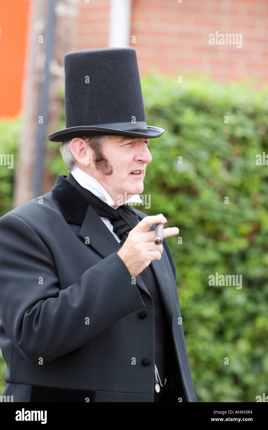 Mann, gekleidet wie Brunel während Brunels 200. Geburtstag Stockfoto