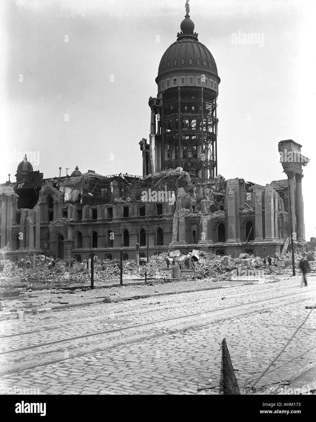 San Francisco City Hall in Schutt und Asche nach 1906 Erdbeben schwarz und weiß Stockfoto