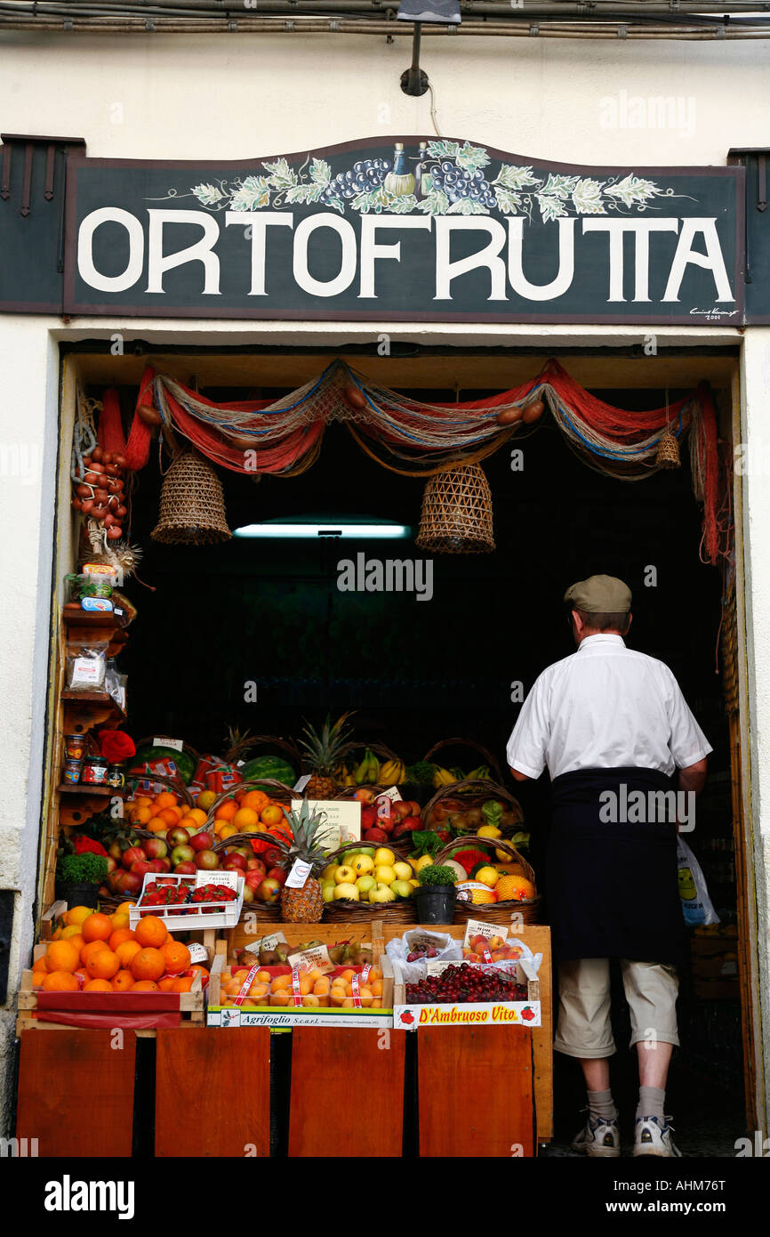 Obst stall Cefalu Sicliy Stockfoto
