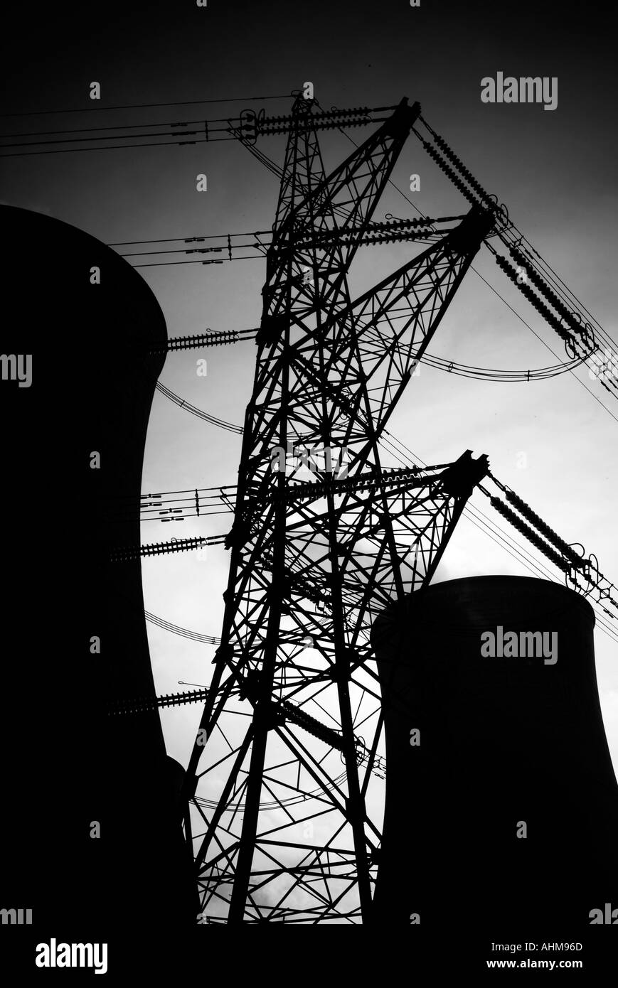 Kraftwerk Kühltürme Kondensator Dampf Strom Erzeugung macht fossilen Verschmutzung co2 Kohlendioxid Ac dc nationa Stockfoto