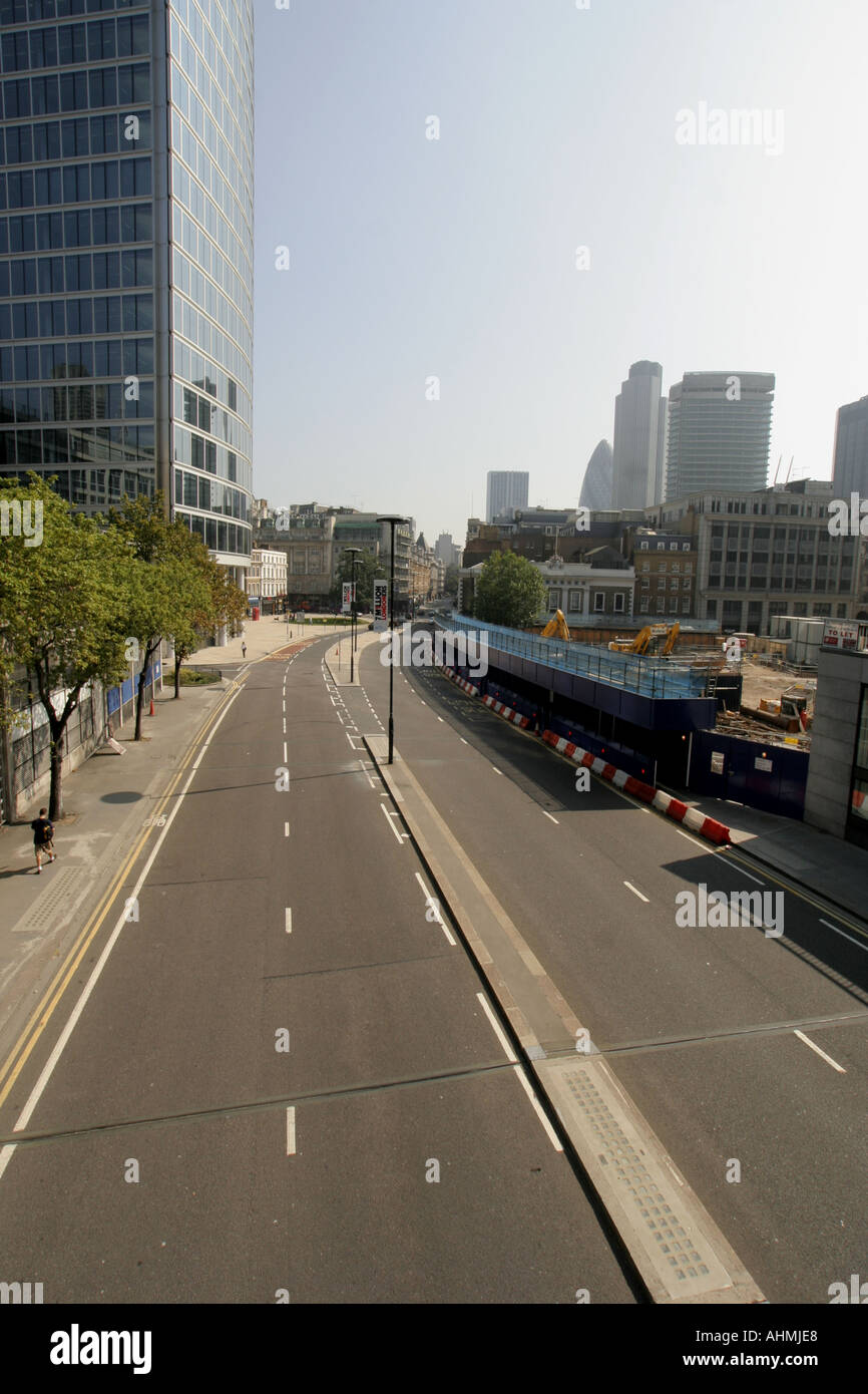 Evakuierter einsamen Straße in Stadt von London UK Stockfoto