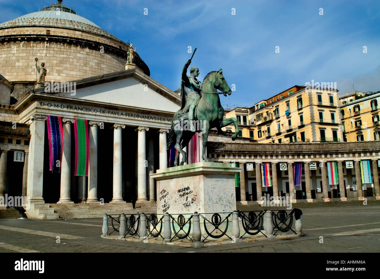 Piazza del Plebiscito Kirche San Francesco di Paola Neapel in Italien Kampanien geschrieben Stockfoto
