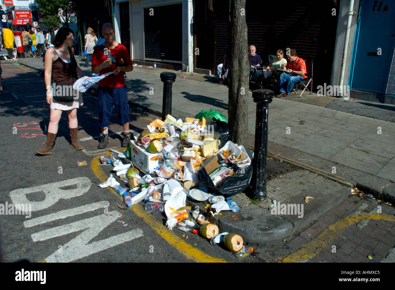 Müll in Notting Hill Carnival verlassen Stockfoto