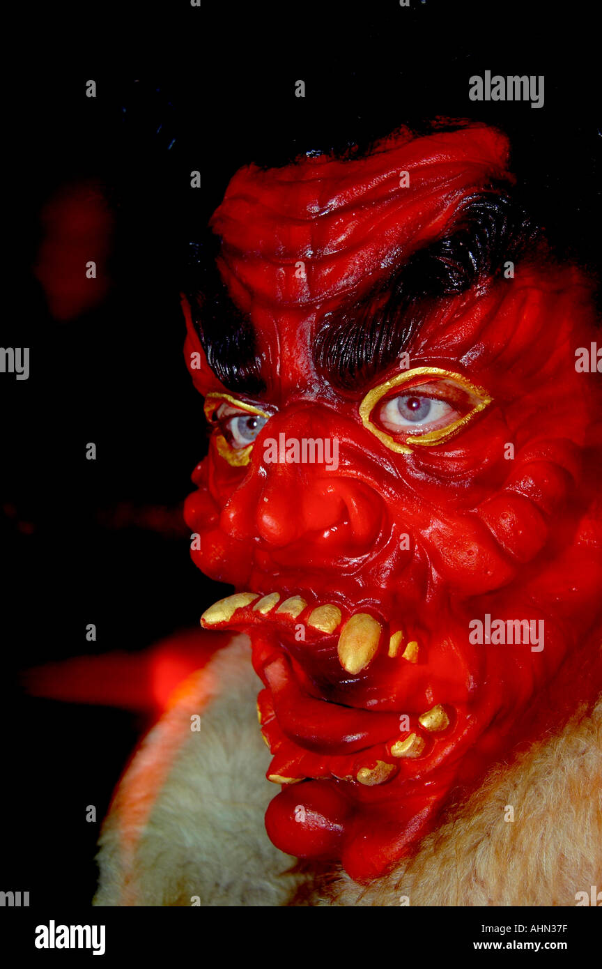 Perchtenlauf Krambambuli in Pitten / Krampus Stockfoto