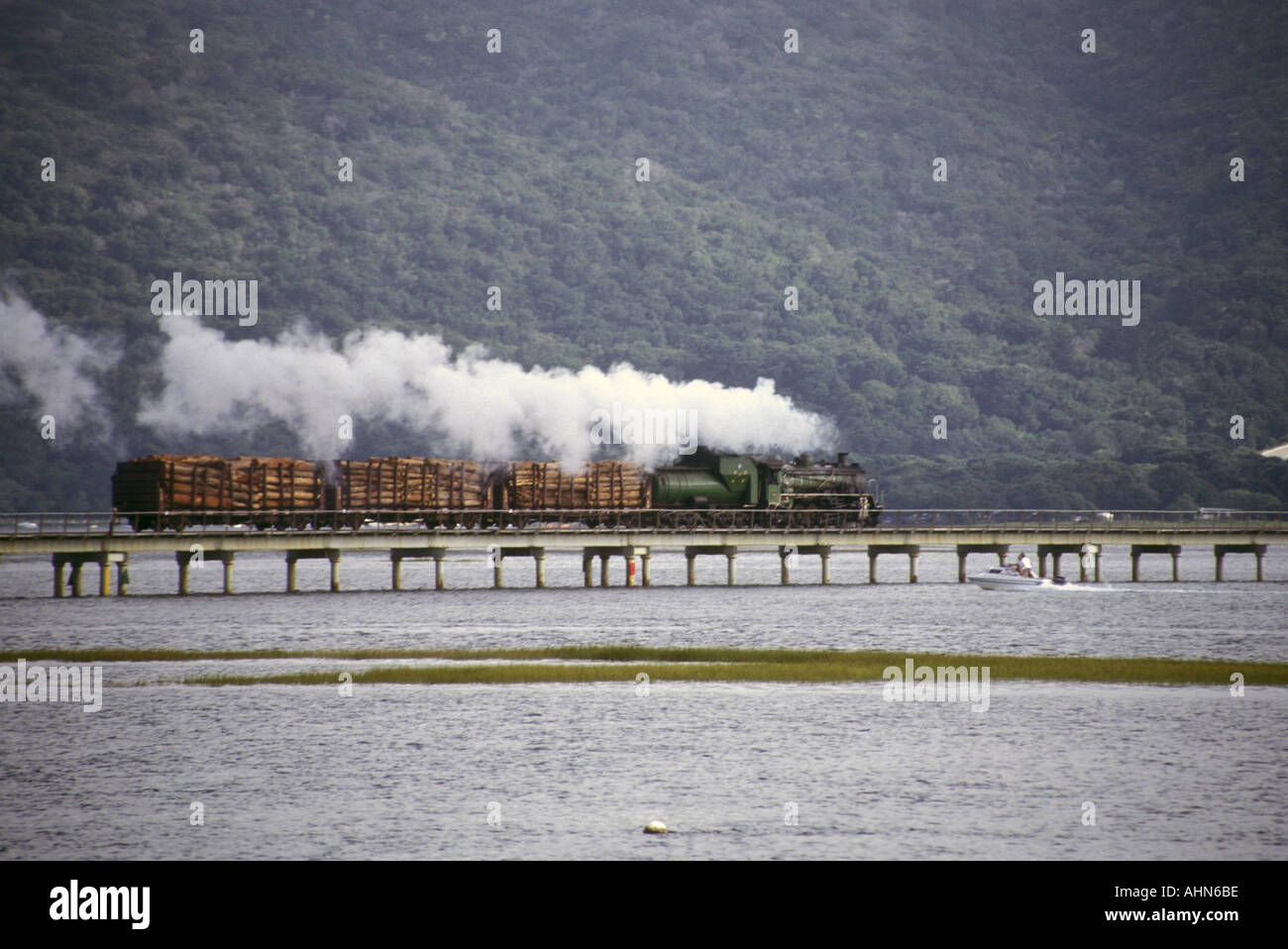 Dampflok, Überquerung der Lagune von Knysna Südafrika Stockfoto