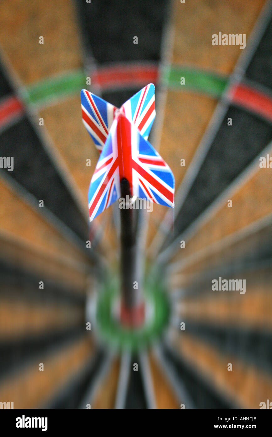 Englische Darts und Dart Board Stockfoto
