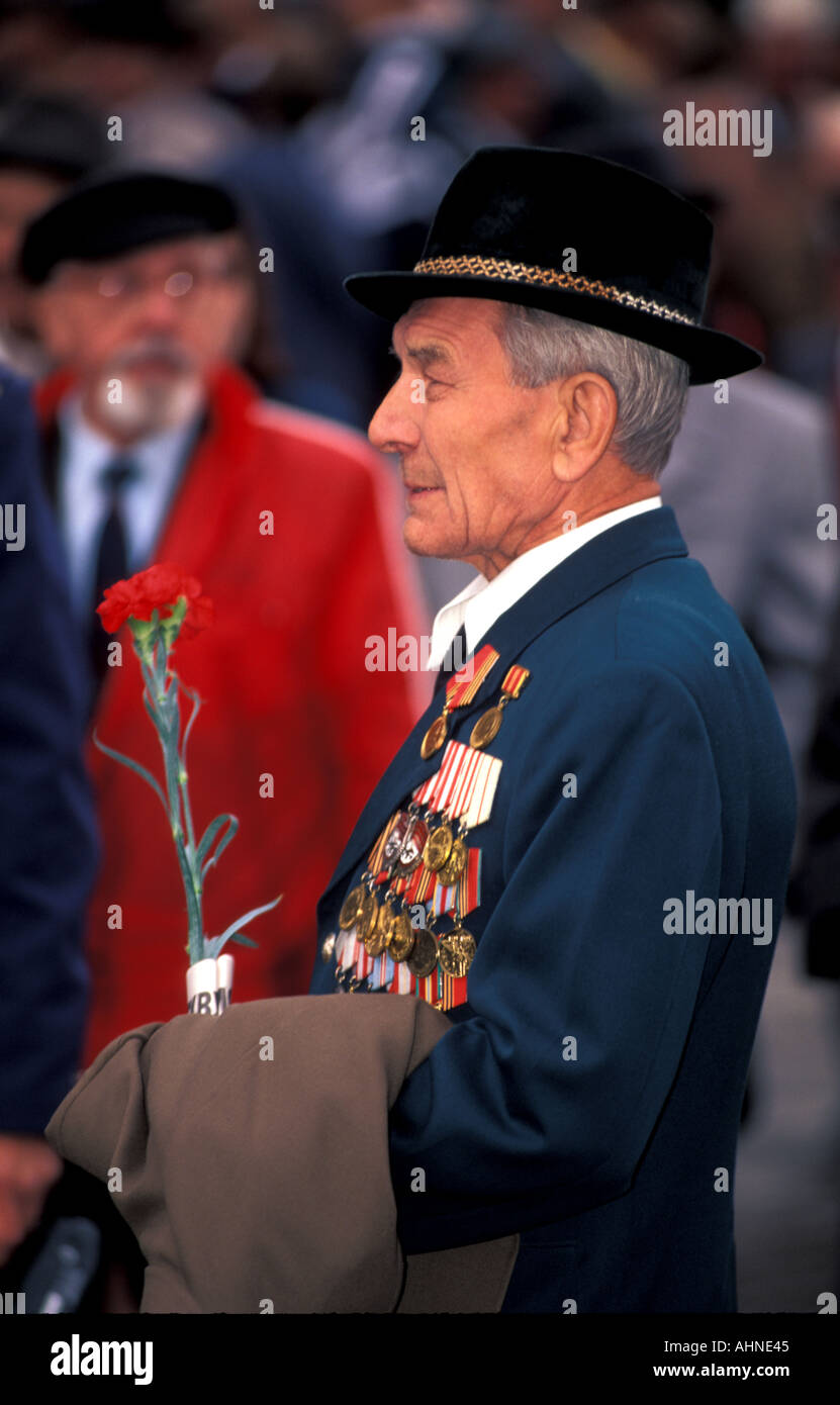 Moskau Russland dekoriert Kriegsveteran Medaillen tragen Stockfoto