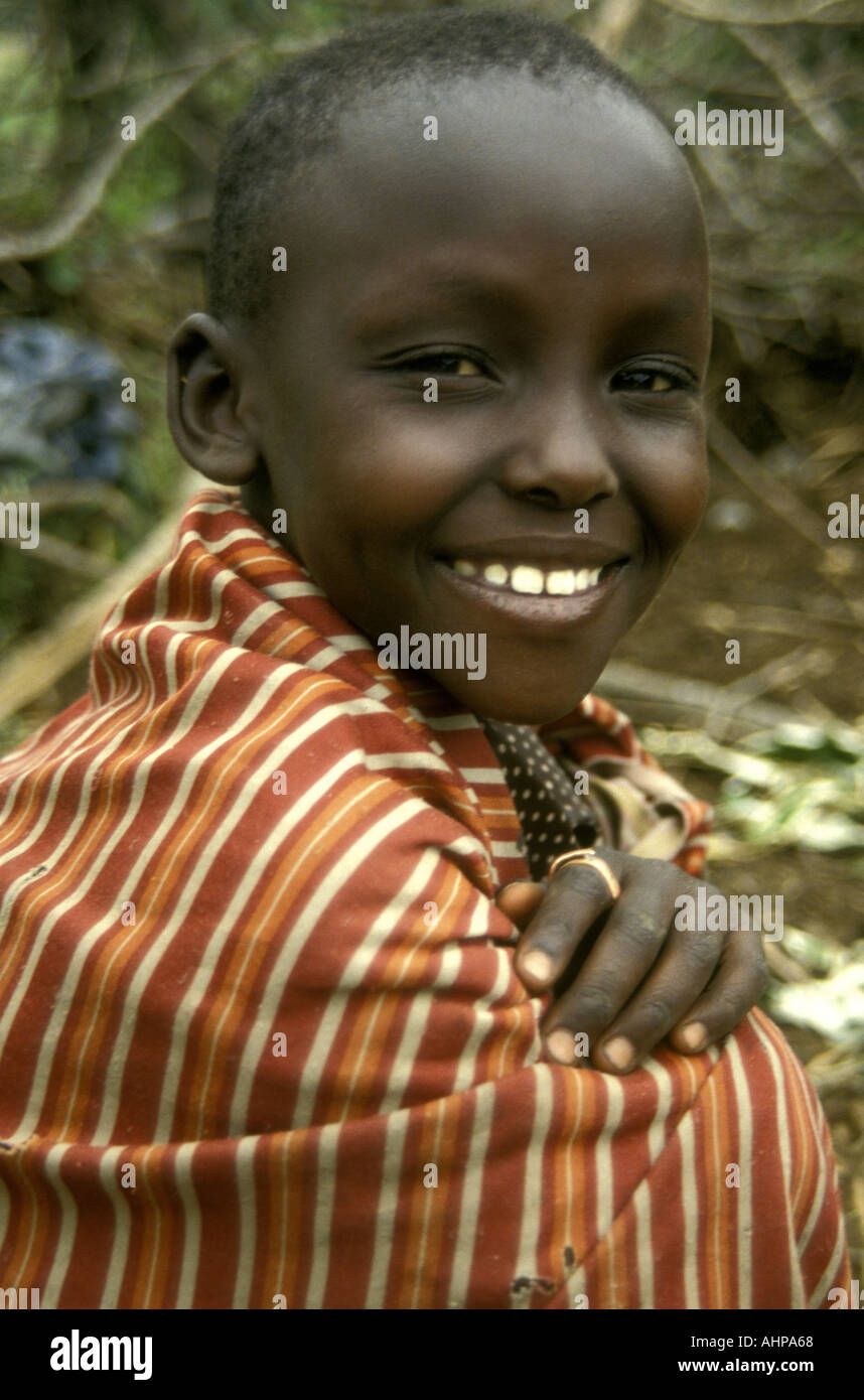 Porträt eines jungen Massai in der Nähe der Masai Mara National Reserve Kenia in Ostafrika Stockfoto