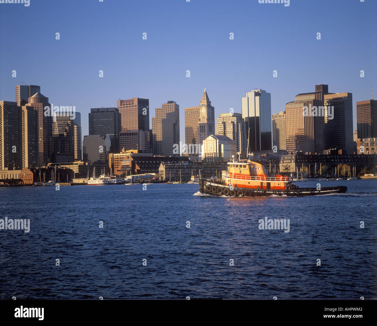 Boston, Massachusetts Skyline und Waterfront Blick am Morgen Stockfoto