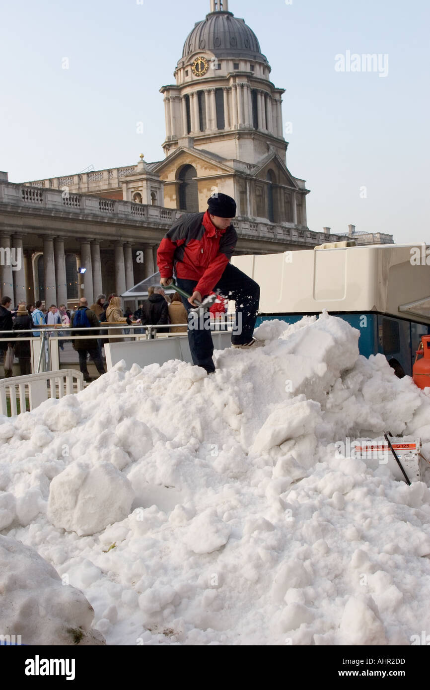 Eislaufen in der Wintersaison am Greenwich London UK Stockfoto