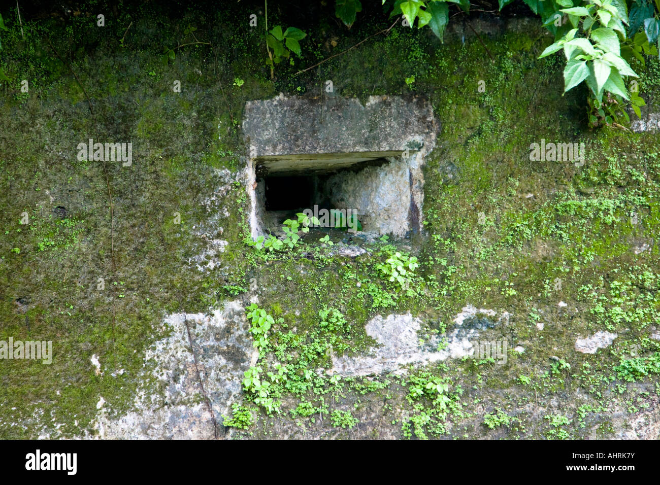 Betonbunker mit tausend Mann Höhle japanische WWII Krieg Betonbunker