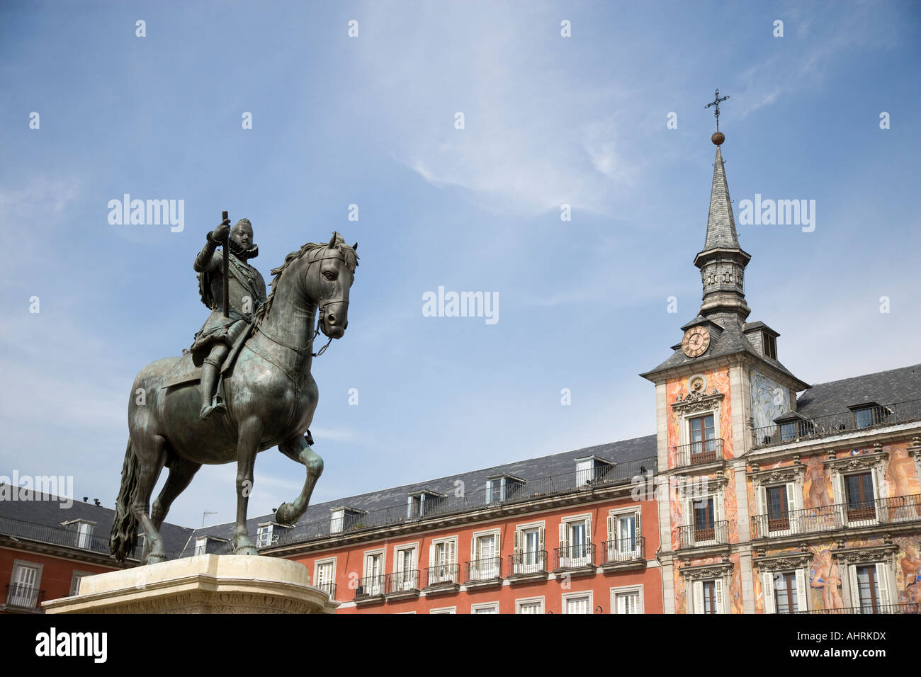 Statue von König Felipe III an der Plaza Major in Madrid Stockfoto