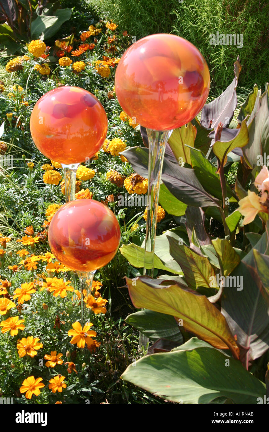 Runde orange Garten Glaskugeln Buga Show 2005 München München Bayern  Deutschland Stockfotografie - Alamy