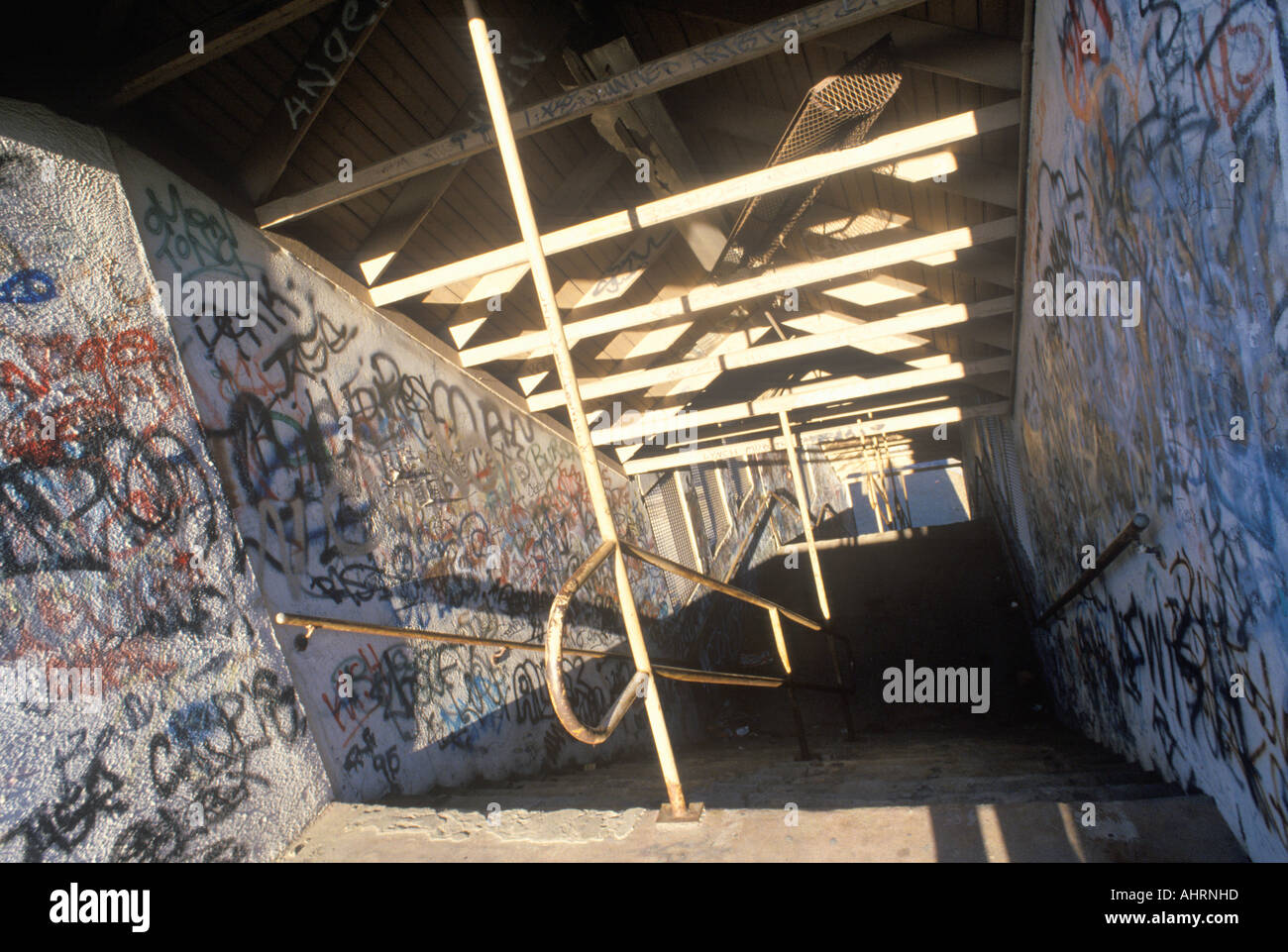 Graffiti auf verlassene Gebäude Flure Holyoke Massachusetts Stockfoto
