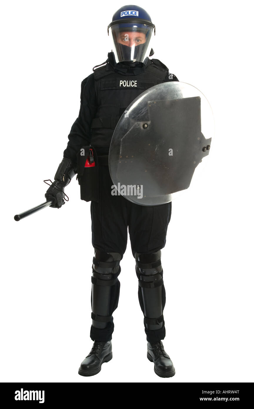 Polizisten in voller Kampfausrüstung Stockfoto