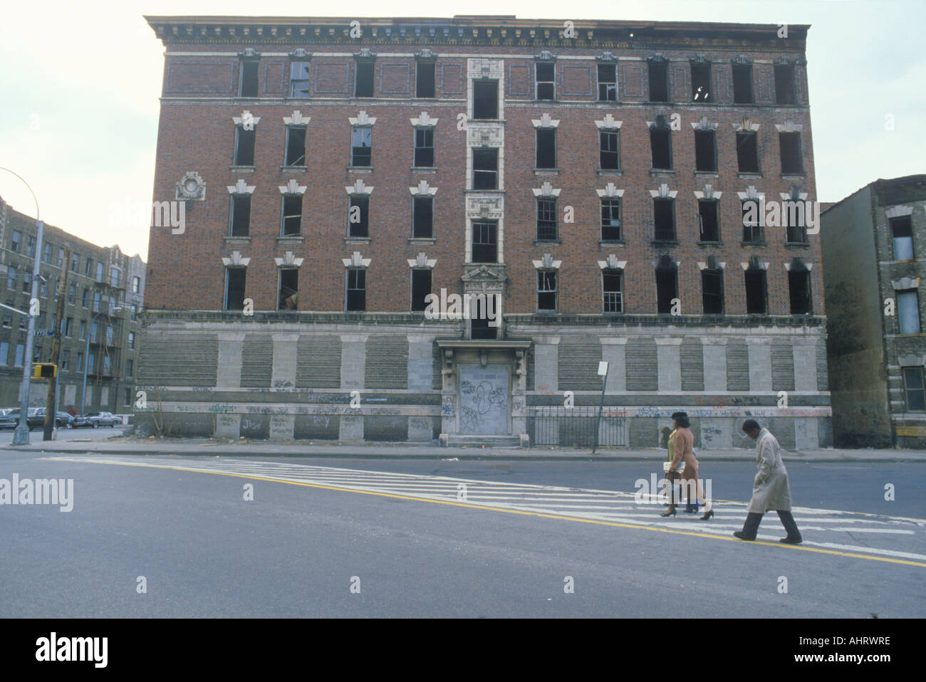 Mehrfamilienhaus in Ghetto South Bronx New York verlassen