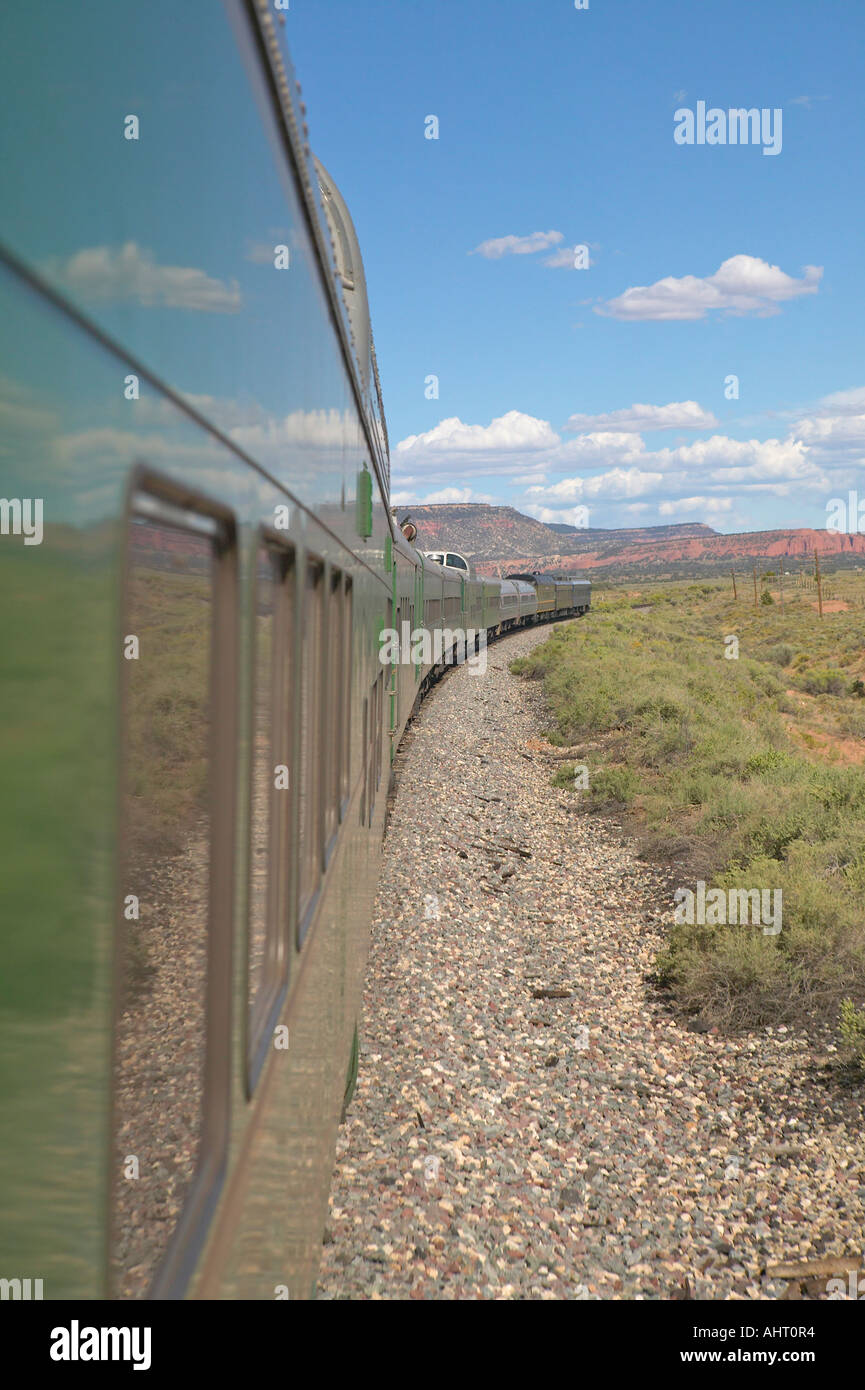 Whistle Stop Kerry Express in ganz Amerika Zug bewegen durch Landschaft amerikanischen Südwesten Stockfoto