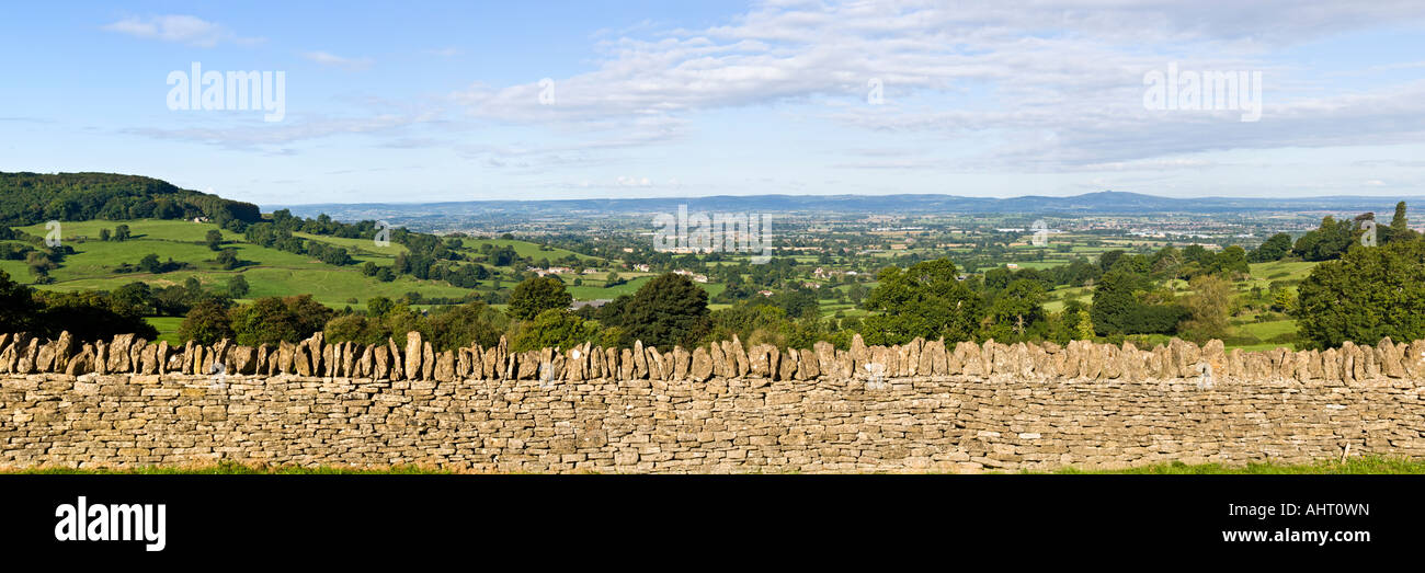 Haresfield Hill und die Severn Vale angesehen von Cotswold Böschung am Rand, Gloucestershire Stockfoto