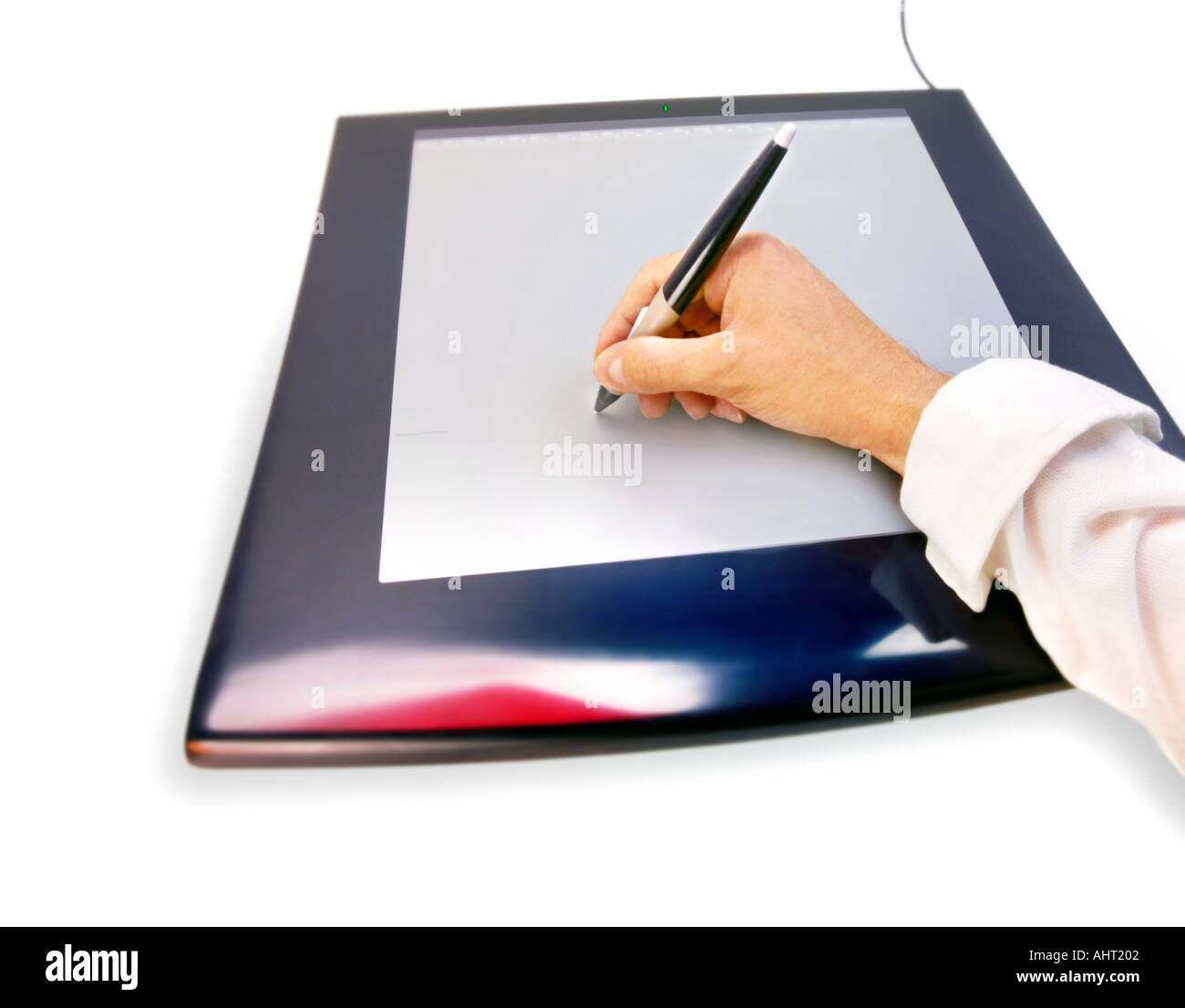 Schreiben mit einem Stift auf einem Grafiktablett zeichnen die Hand  Stockfotografie - Alamy