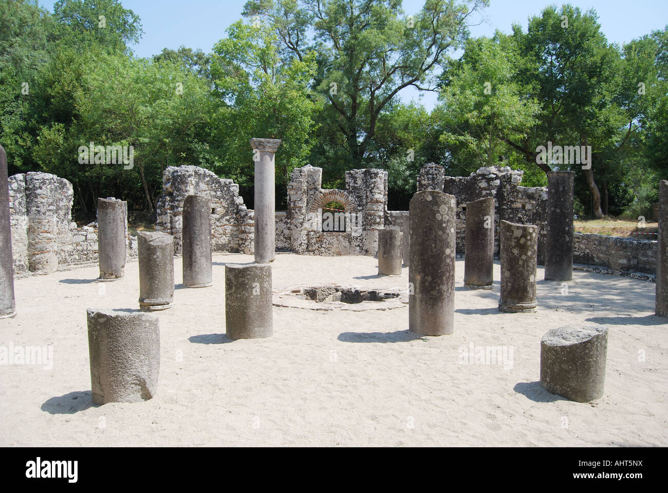 Das Gymnasium, Nationalpark Butrint, griechische archäologische Stätte, Butrint, Grafschaft von Vlora, Albanien Stockfoto