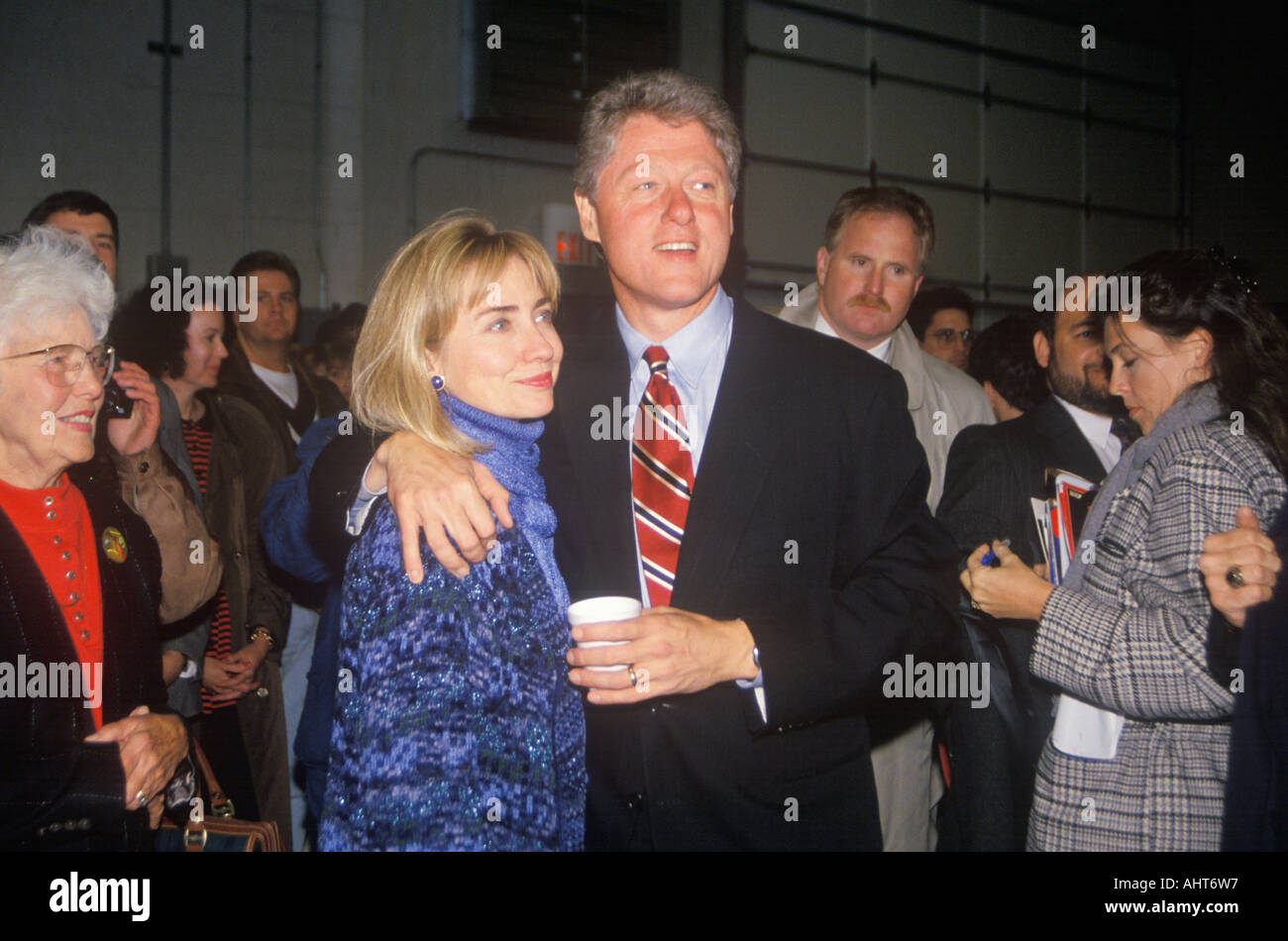Bill und Hillary Clinton bei einer Aktion St Louis Rallye 1992 Bill Clinton s Schlusstag der Werbetätigkeit in St. Louis Missouri Stockfoto