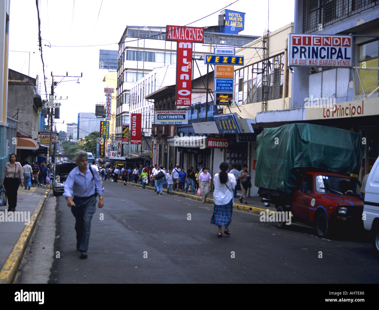 SAN JOSE COSTA RICA August Samstag Nachmittag Shopper im Zentrum der Hauptstadt Stockfoto