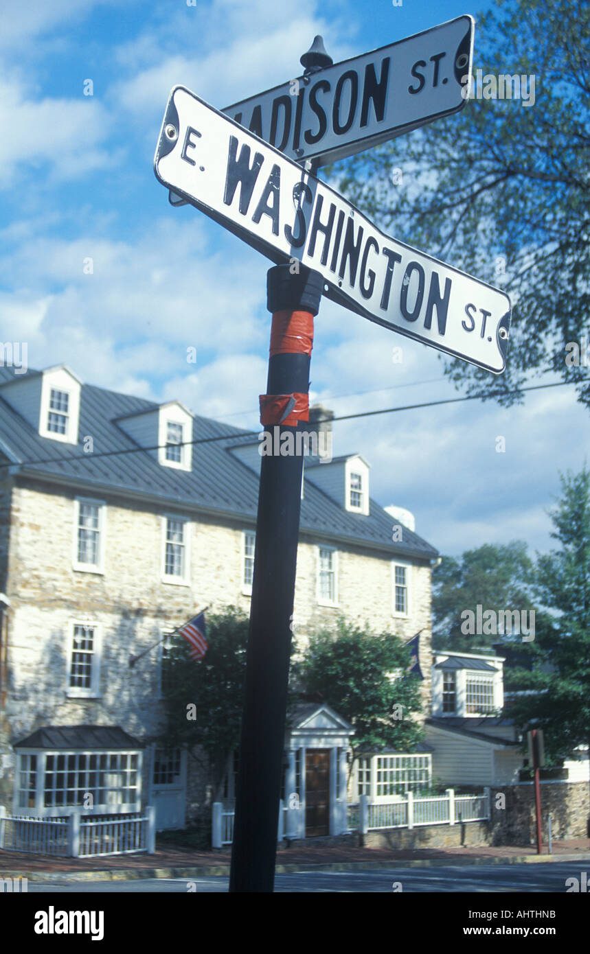 Ein Zeichen, das liest E Washington St Stockfoto