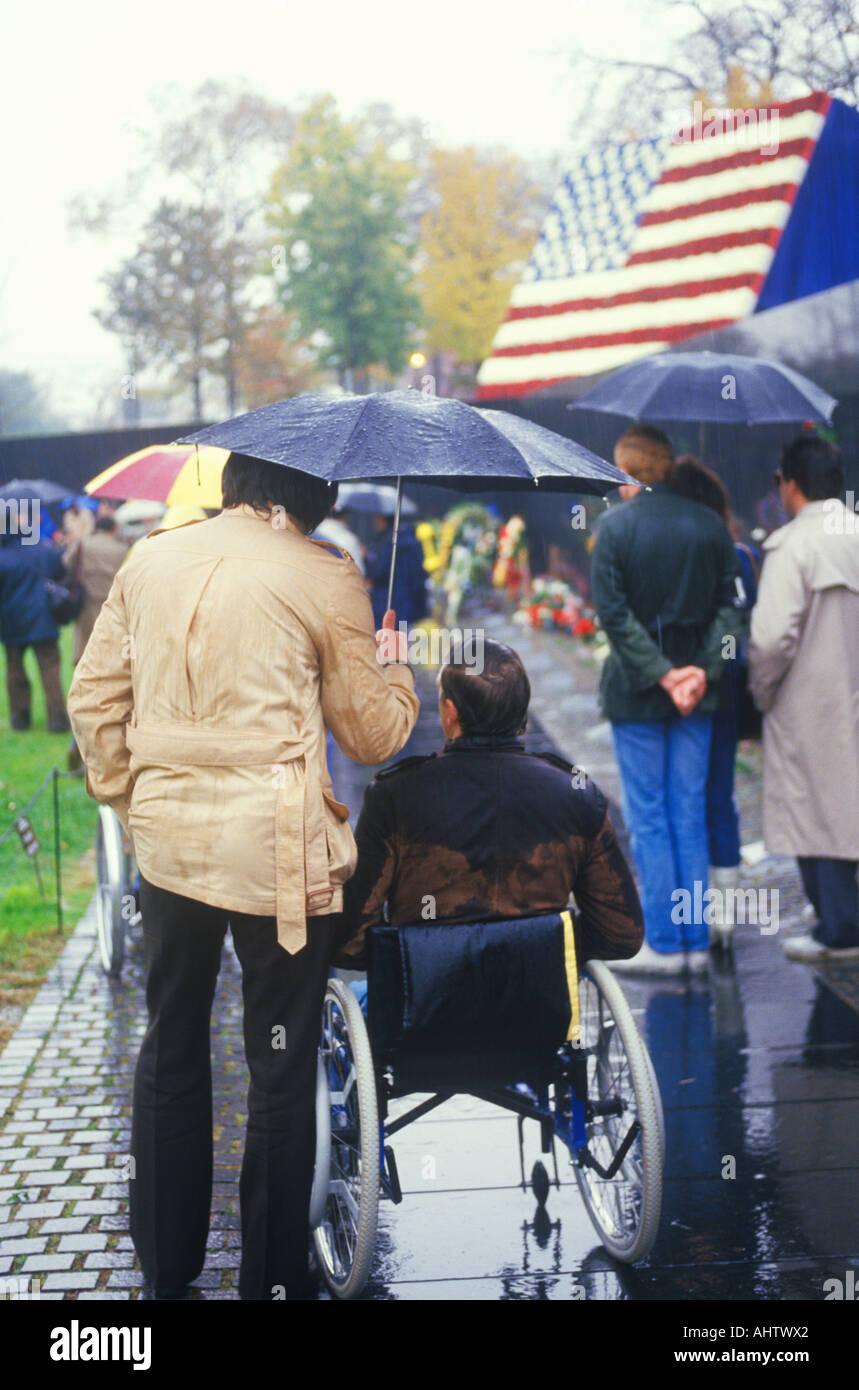 Veteran im Rollstuhl Vietnam Gedenkstätte Washington D C Stockfoto